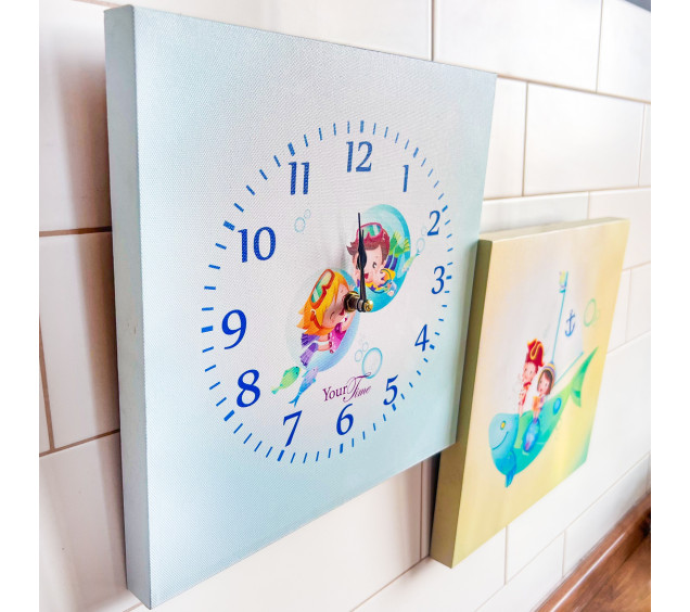 06-112 Годинник настінний Дитячий на полотні Моряки 28*28см - фото 1