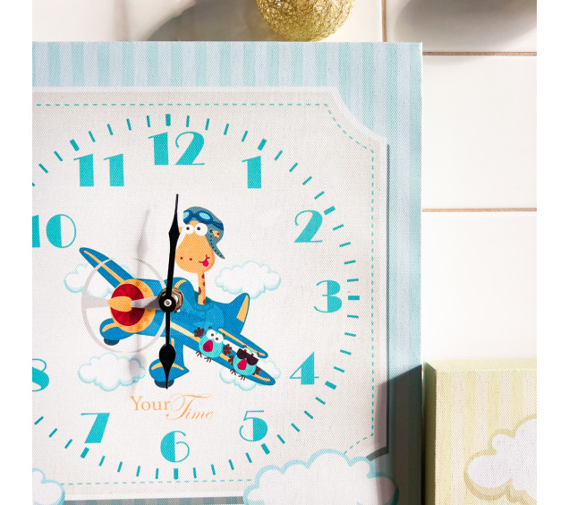 06-117 Годинник настінний Дитячий на полотні Льотчик 28*28см - фото 1