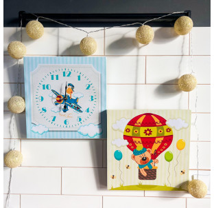 06-117 Годинник настінний Дитячий на полотні Льотчик 28*28см - фото