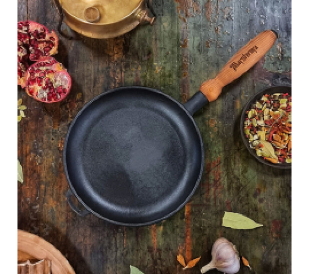 Т301 Сковорода млинцева чавунна 24*2,5см з дерев'яною ручкою - фото