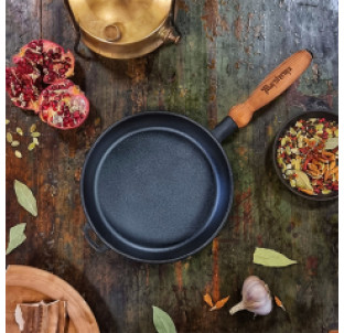 Т302 Сковорода чавунна 24*4 з дерев\'яною ручкою - фото