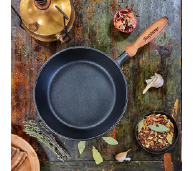 Т304 Сковорода чавунна 24*6см з дерев\'яною ручкою - фото