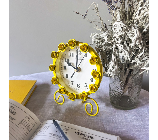 02-229 Годинник мет. настільний з квітами (12*15*6) - фото 4