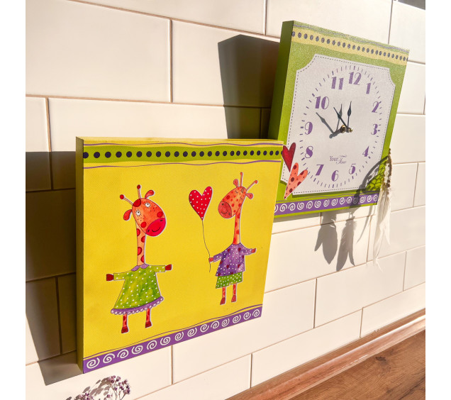 06-101 Годинник настінний Дитячий на полотні Жирафи 28*28см - фото 1