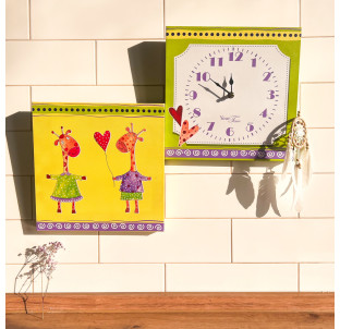 06-101 Годинник настінний Дитячий на полотні Жирафи 28*28см - фото