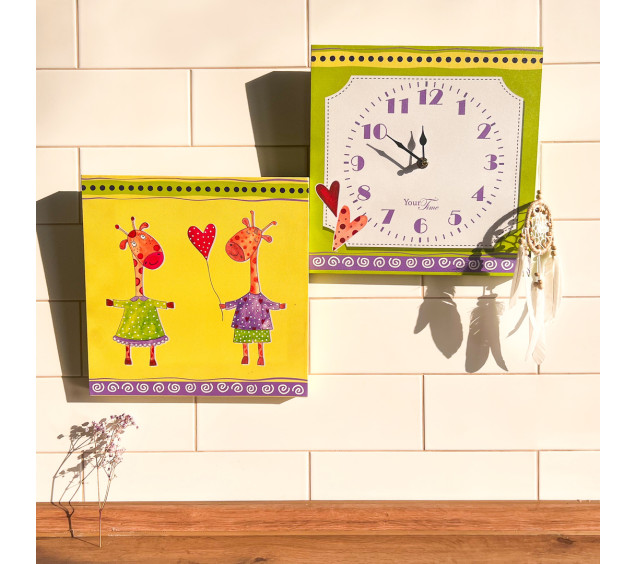 06-101 Годинник настінний Дитячий на полотні Жирафи 28*28см - фото