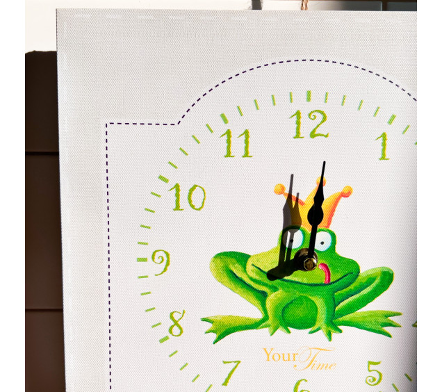06-103 Годинник настінний Дитячий на полотні Царівна-жаба 28*28см - фото 3
