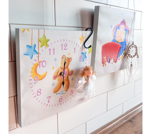 06-108 Годинник настінний Дитячий на полотні Ведмедик 28*28см - фото 2