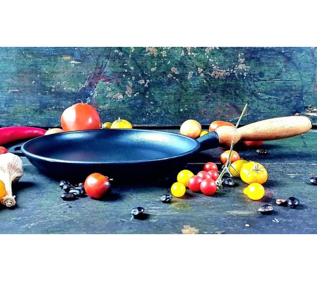 220-25 Сковорода млинцева чавунна 22*2,5см, з дерев'яною ручкою - фото 2